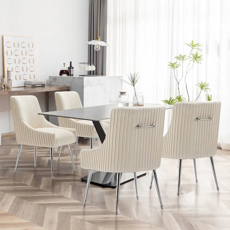 Moderne eetkamerstoelen van fluweel met geplooide rugleuning en handgreep aan de achterkant (set van 4)