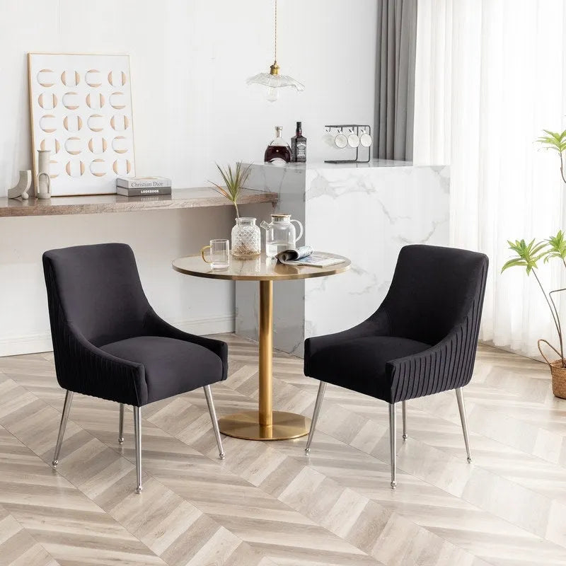 Moderne eetkamerstoelen van fluweel met geplooide rugleuning en handgreep aan de achterkant (set van 4)