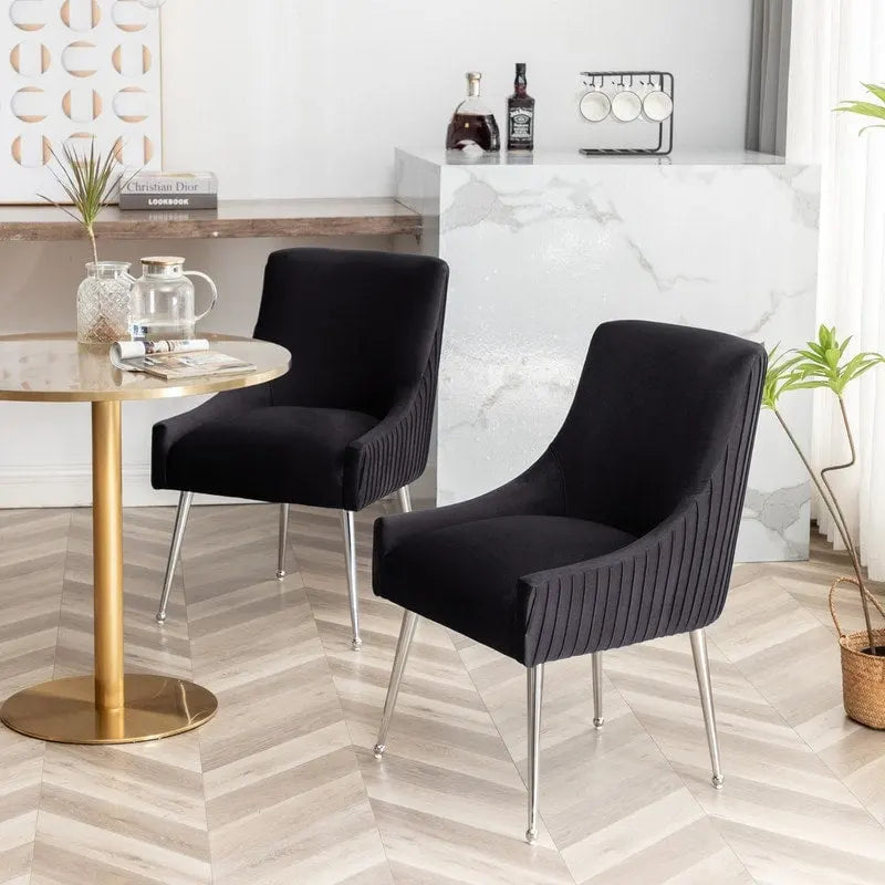 Moderne eetkamerstoelen van fluweel met geplooide rugleuning en handgreep aan de achterkant (set van 4)