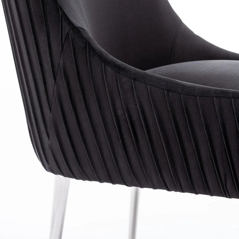 Moderne eetkamerstoelen van fluweel met geplooide rugleuning en handgreep aan de achterkant (set van 4)