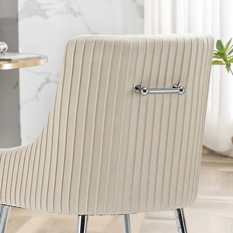 Moderne eetkamerstoelen van fluweel met geplooide rugleuning en handgreep aan de achterkant (set van 4)