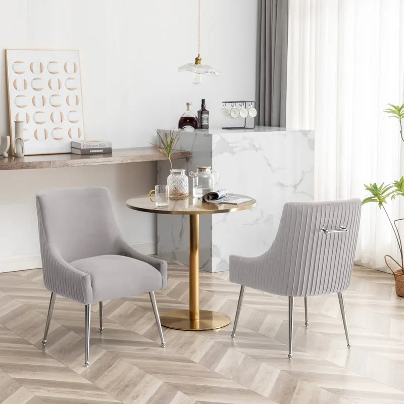 Moderne eetkamerstoelen van fluweel met geplooide rugleuning en handgreep aan de achterkant (set van 4)