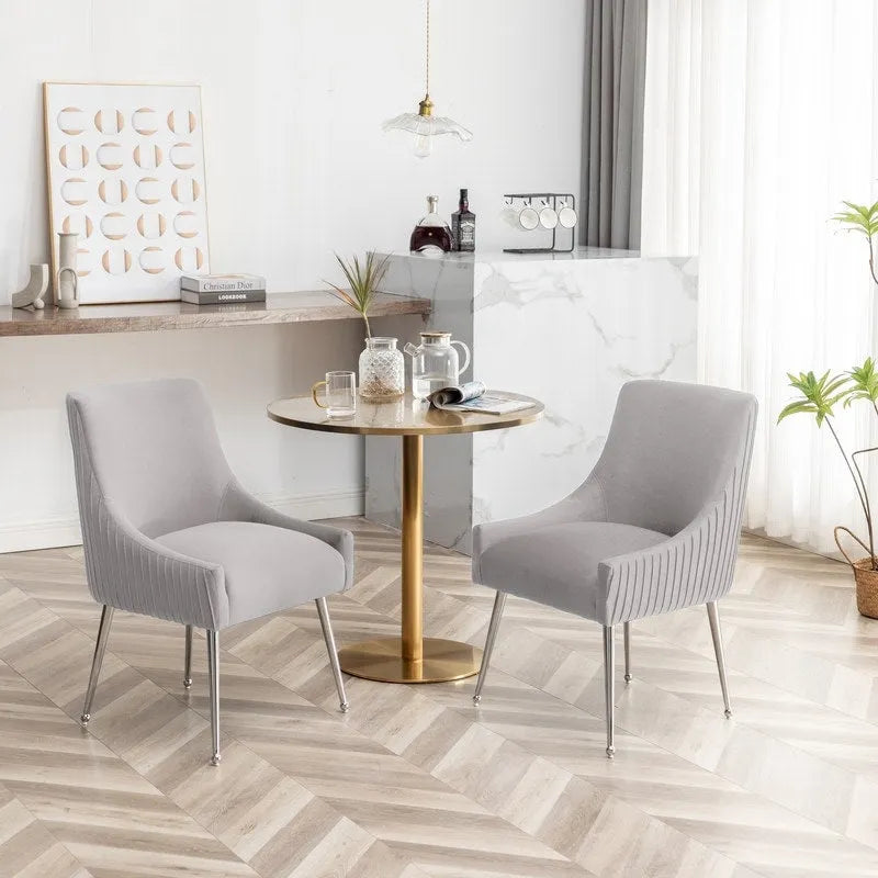 Moderne eetkamerstoelen van fluweel met geplooide rugleuning en handgreep aan de achterkant (set van 4)