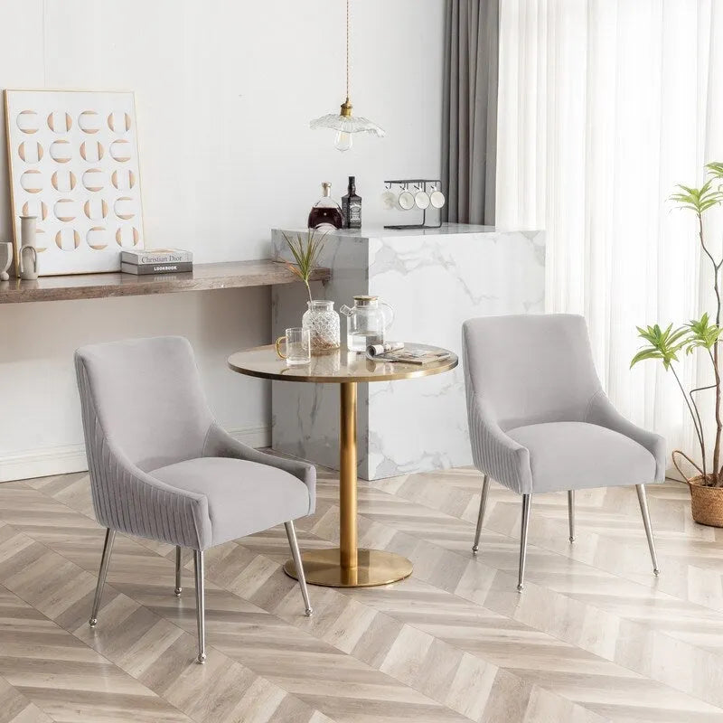 Moderne eetkamerstoelen van fluweel met geplooide rugleuning en handgreep aan de achterkant (set van 4)