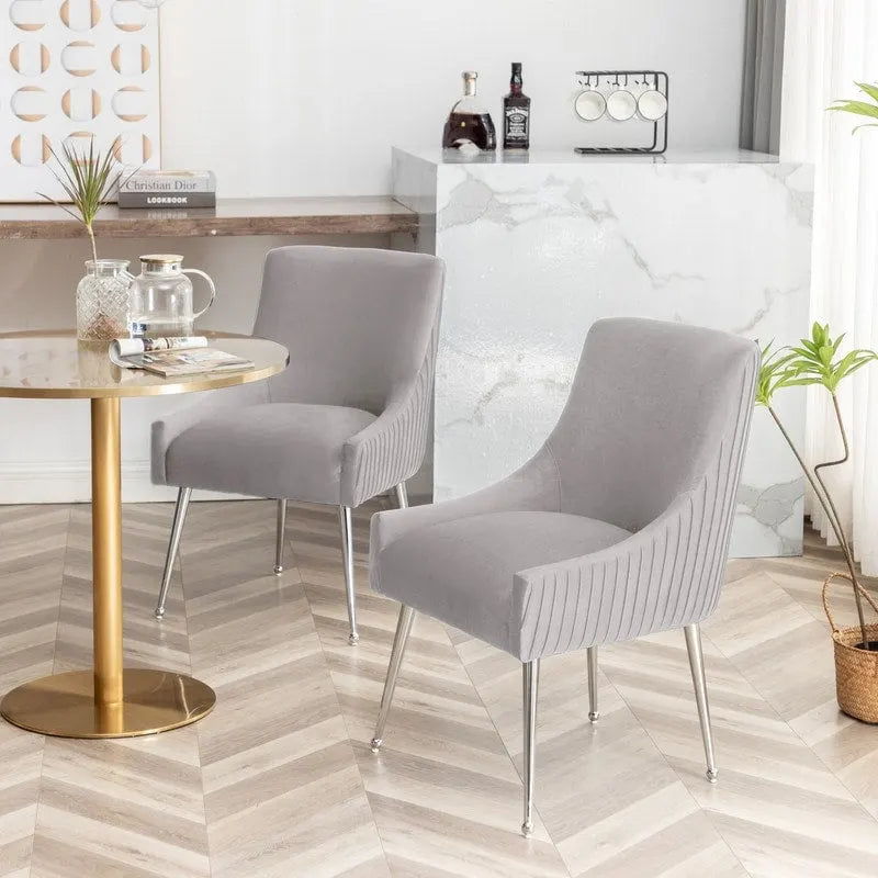 Moderne eetkamerstoelen van fluweel met geplooide rugleuning en handgreep aan de achterkant (set van 4)