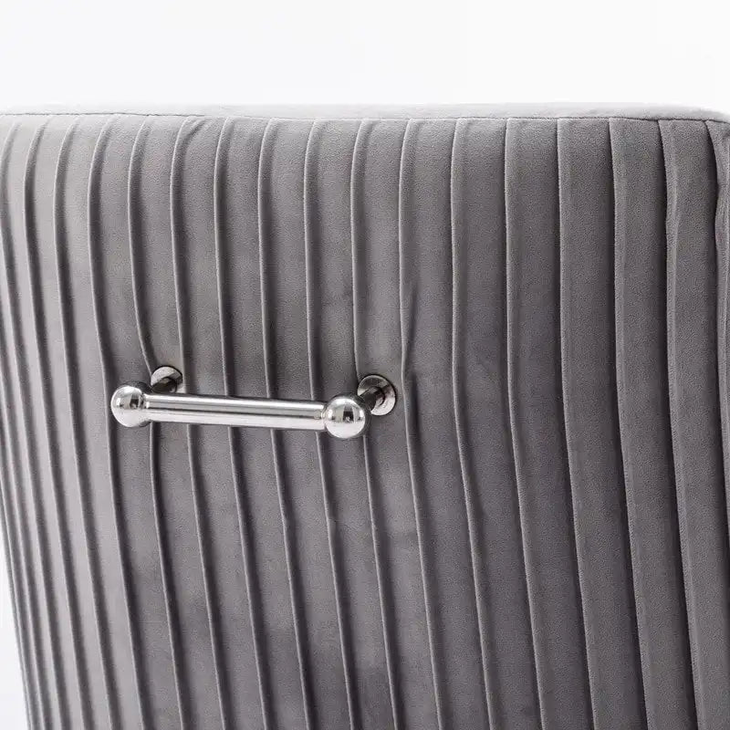 Moderne eetkamerstoelen van fluweel met geplooide rugleuning en handgreep aan de achterkant (set van 4)