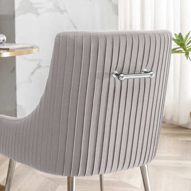 Moderne eetkamerstoelen van fluweel met geplooide rugleuning en handgreep aan de achterkant (set van 4)
